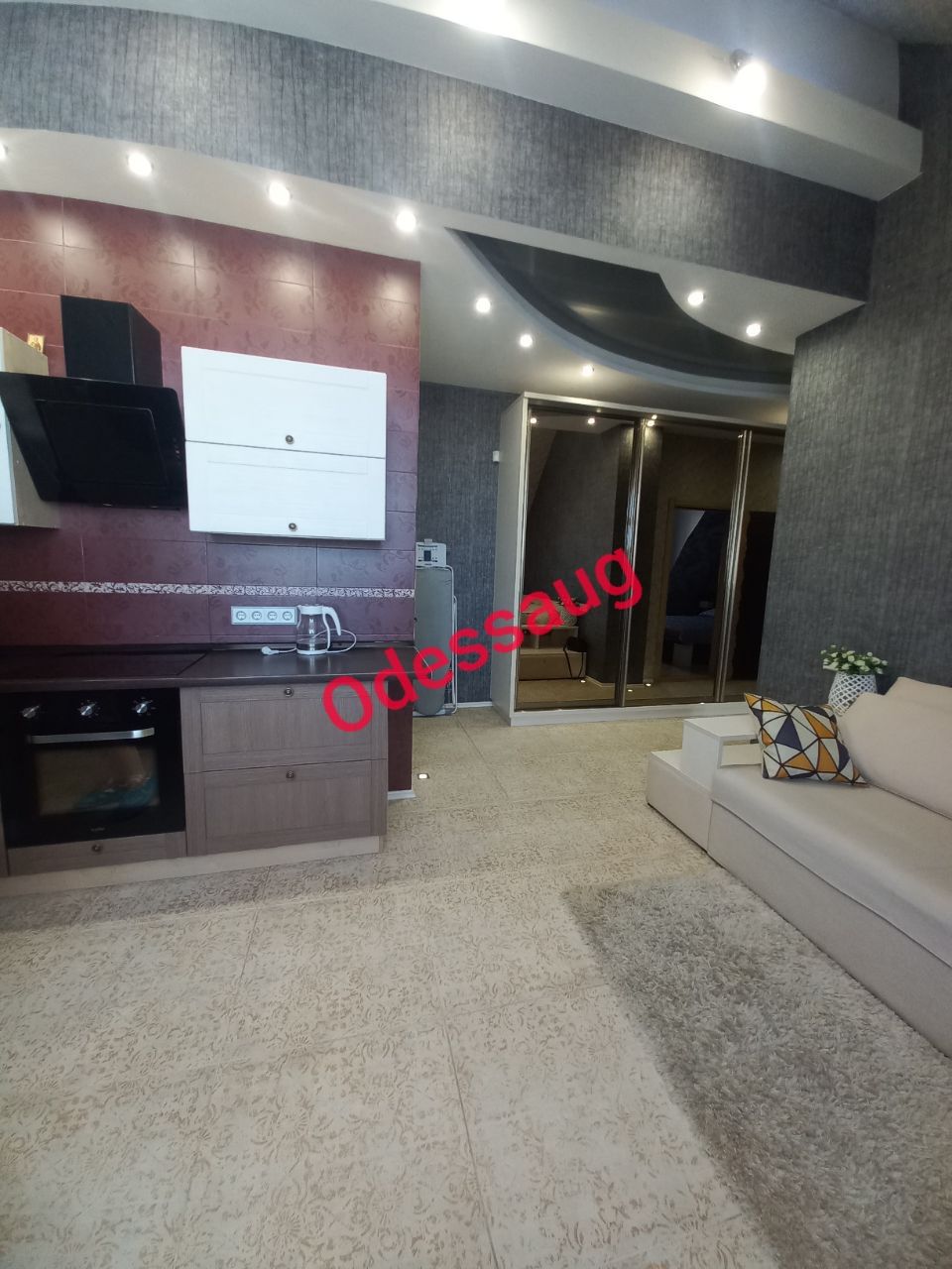 3-Room Apartment near Shevchenko Park, Secure Complex, City Center