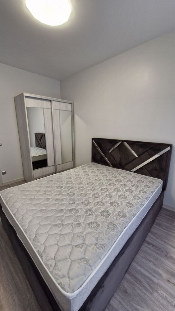 Modern 2-Bedroom Apartment with Designer Kitchen-Studio