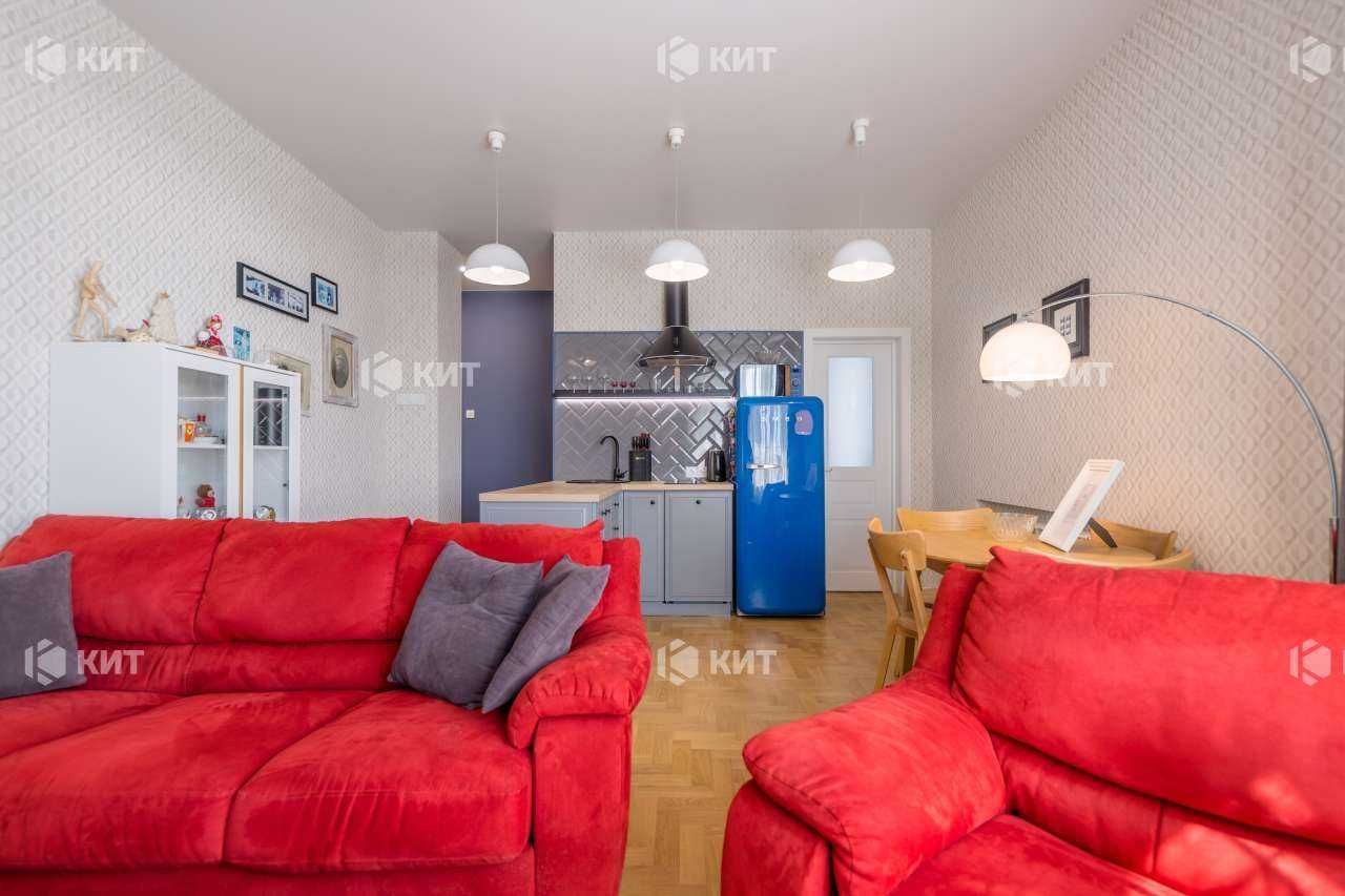 3-Room Apartment in City Center near Pushkinskaya Metro