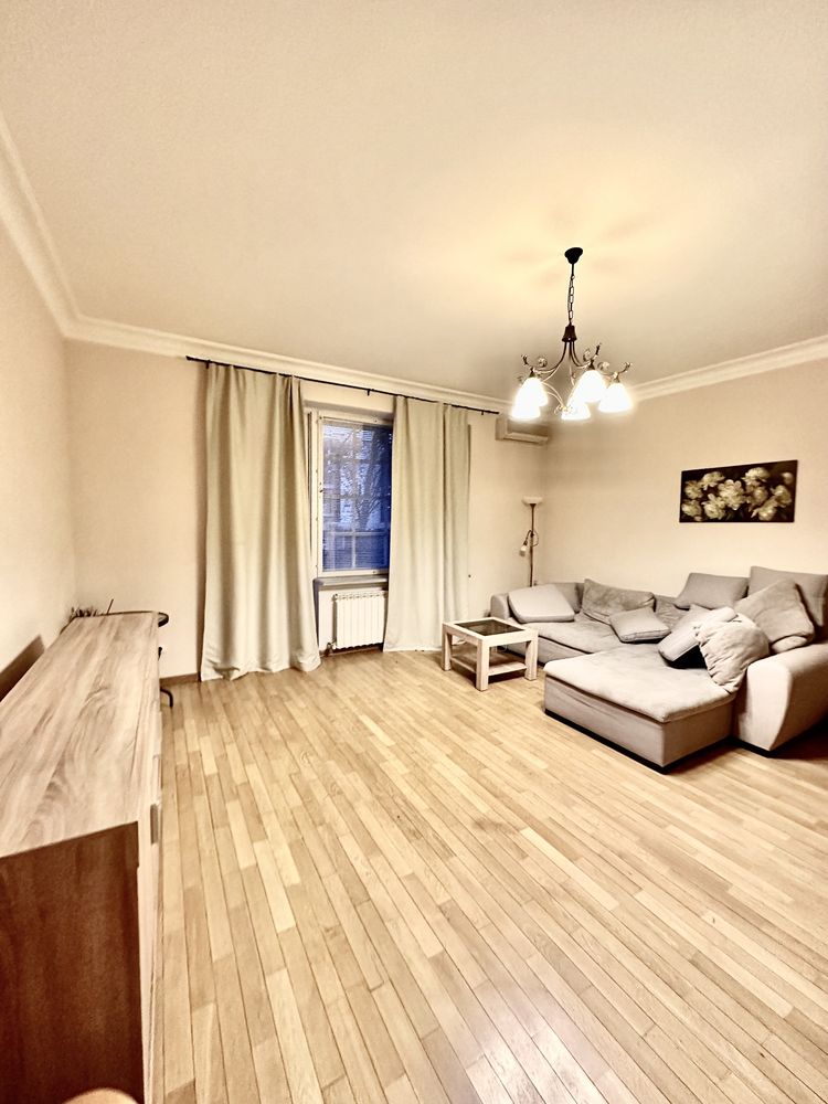 Spacious 3-Bedroom Apartment Near Shevchenko Park