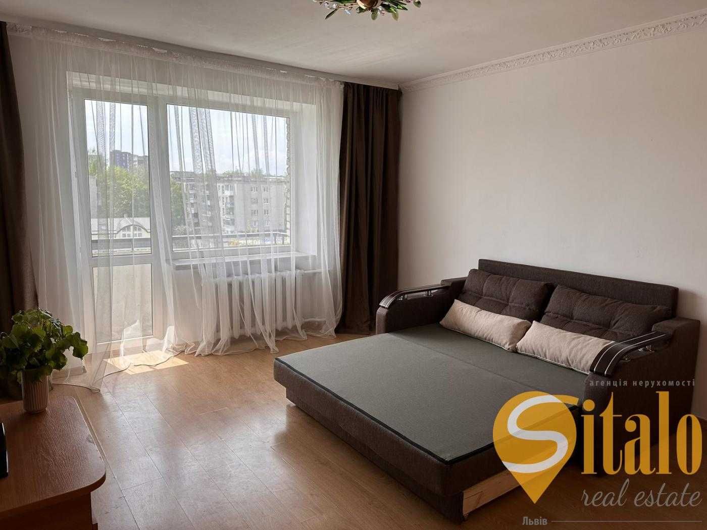 Cozy 1-Bedroom Apartment with Wardrobe and Balcony in Lviv
