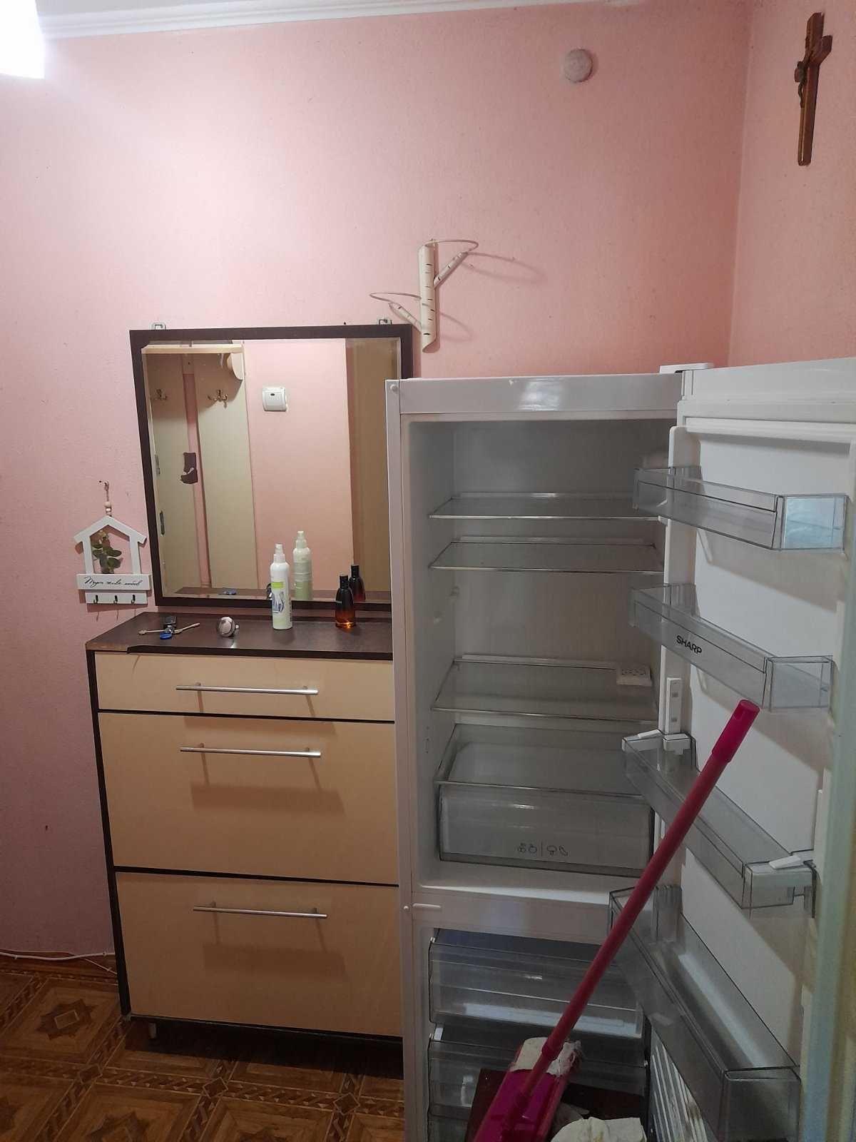 3-Room Apartment on Zaliznychna Street, Ready for Immediate Occupancy