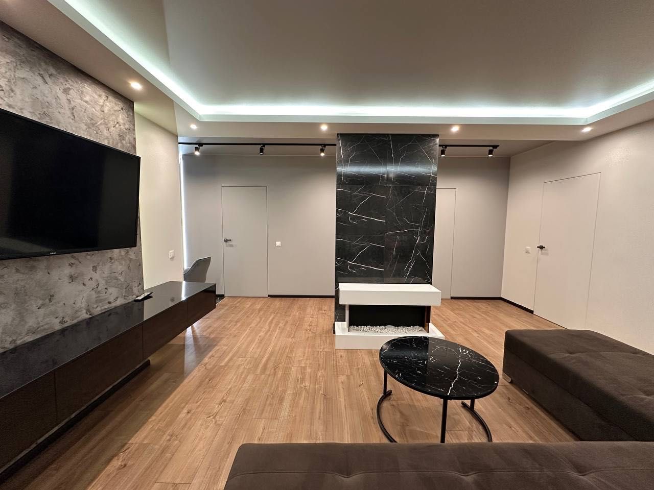 2-Room Apartment in Greenville Park Lviv with Modern Design and Full Amenities