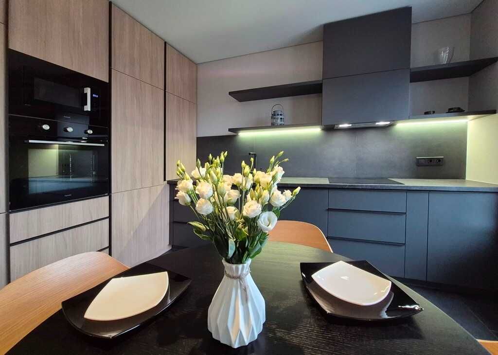 Modern 2-Bed Apartment with Panoramic Views