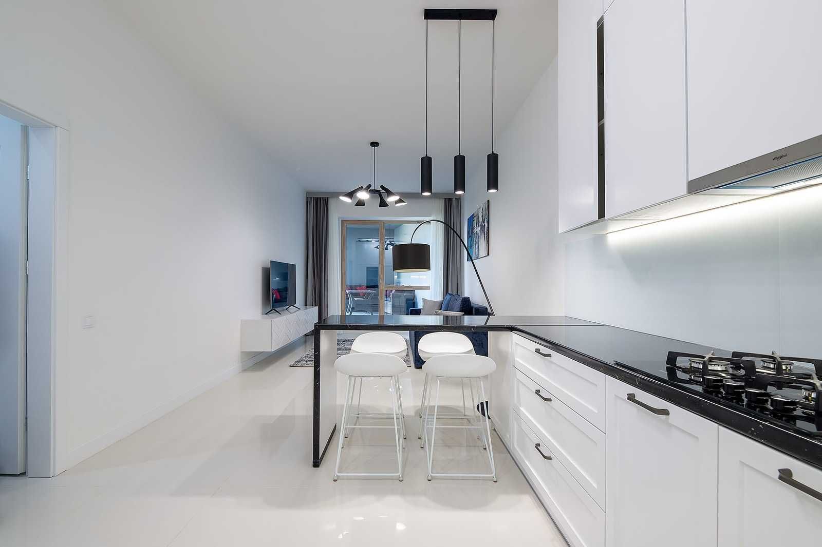 Modern 85m² Apartment with Two Terraces Near Forum