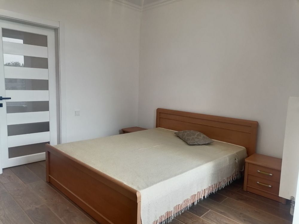 Modern 2-Bedroom Apartment with City View