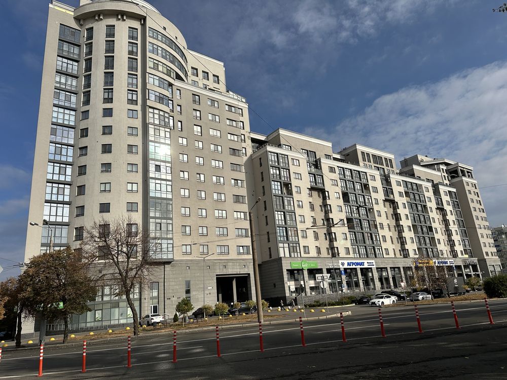 Luxury Apartment with Premium Renovations Near Metro