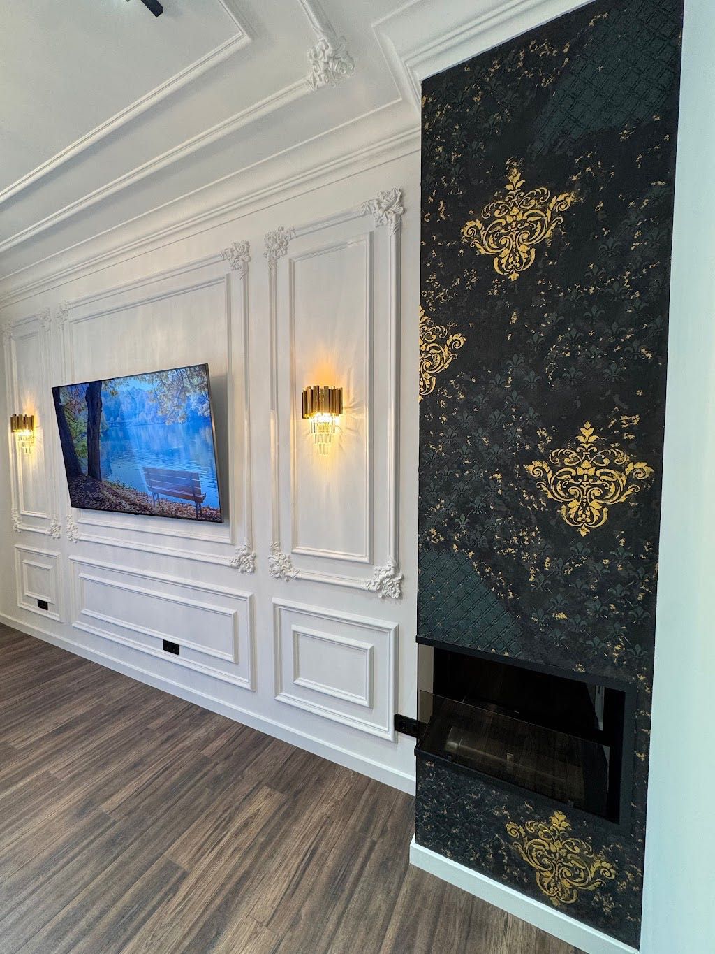 Luxurious 70m² Apartment with Designer Renovation in City Center