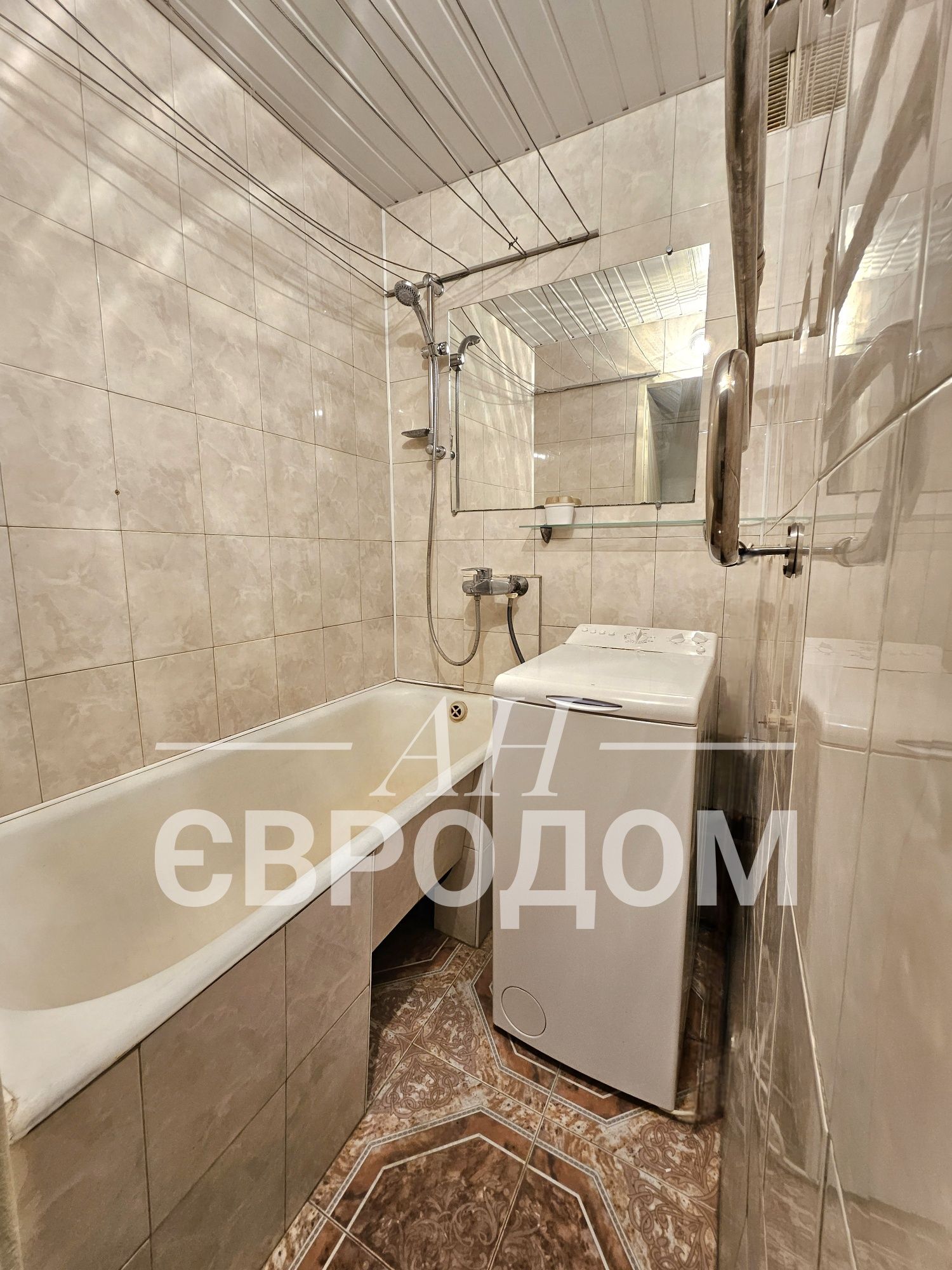 Cozy 1-Bedroom Near Peremoga Metro Station