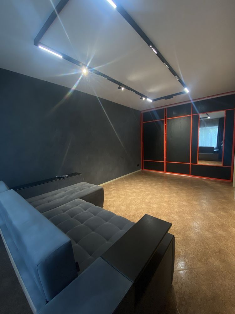 2-Room Apartment Near Park with Parking and Pet-Friendly Features