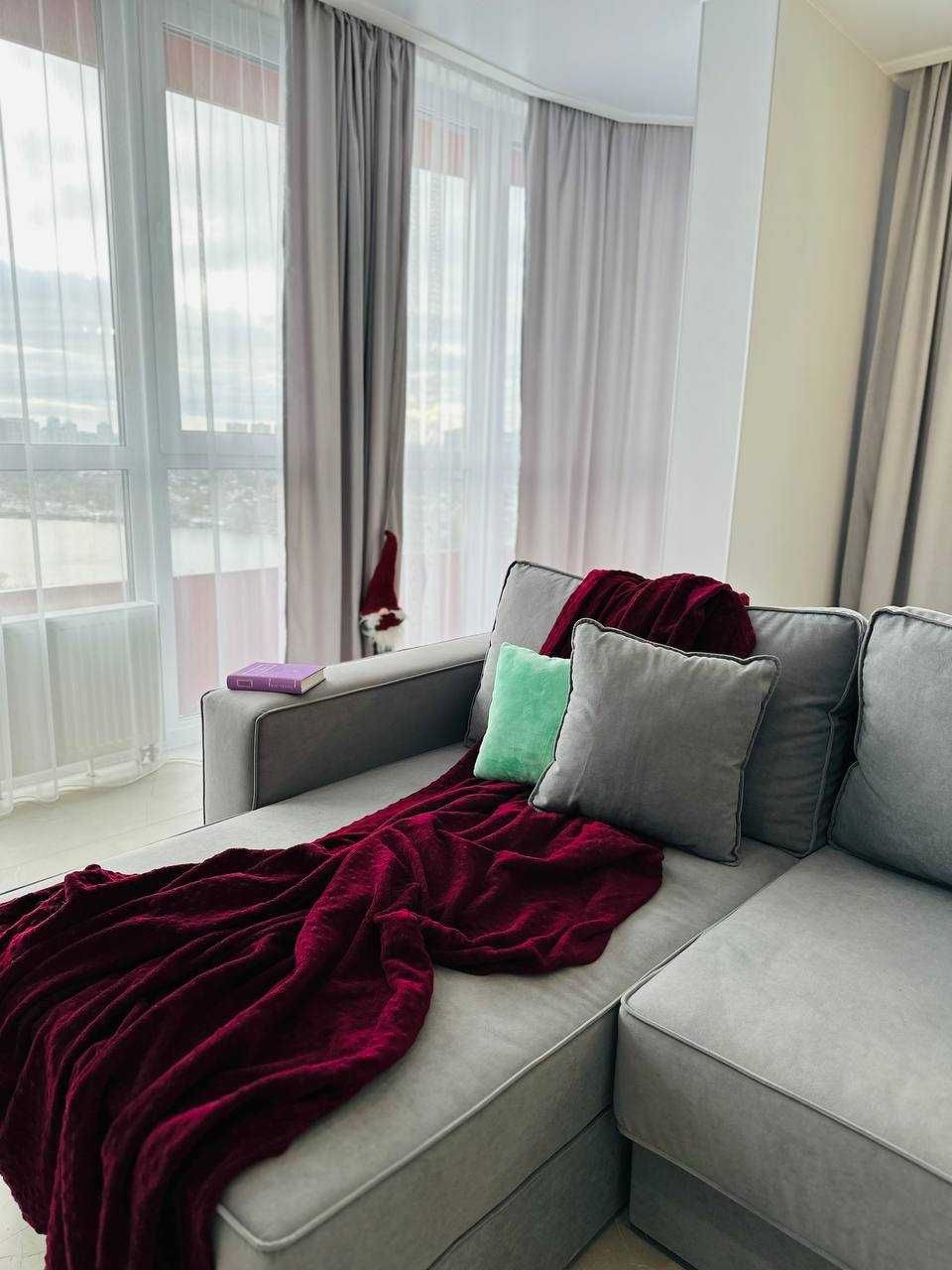 Modern Two-Room Apartment with Panoramic City Views
