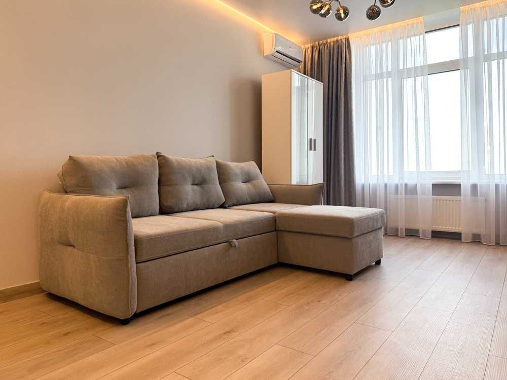 Designer 2-bedroom apartment in Galaktyka Complex, near Livoberezhna Metro