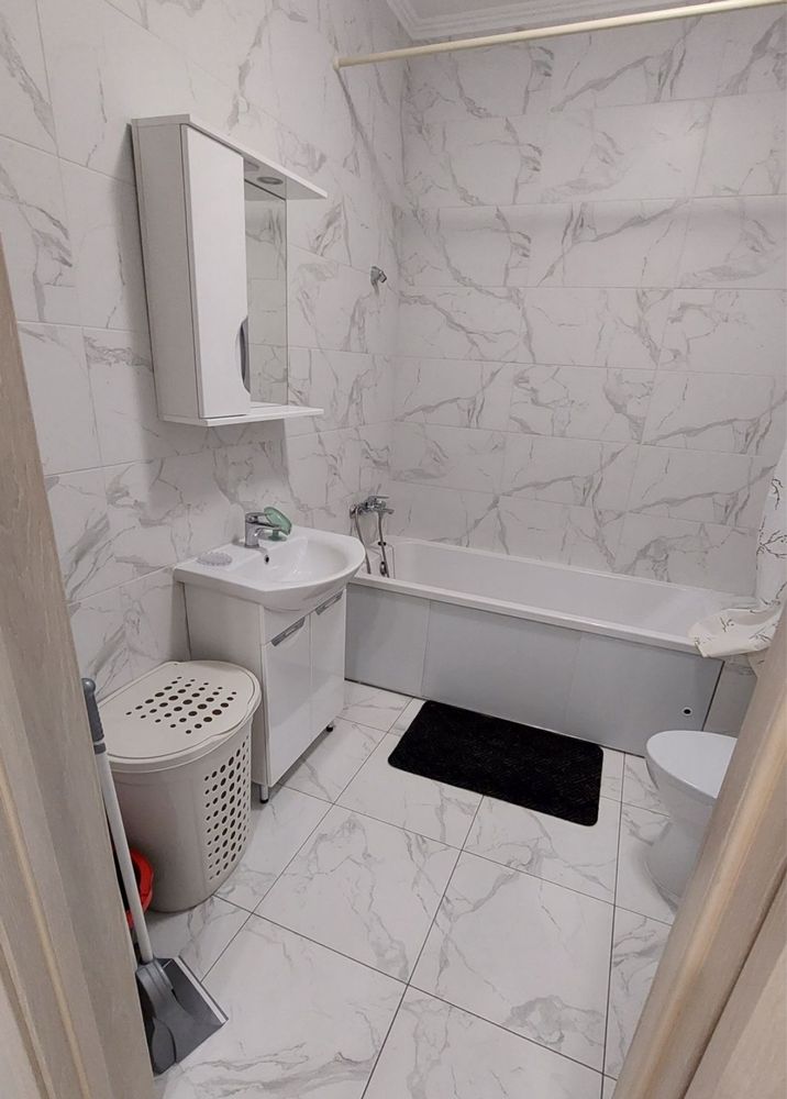 Modern One-Bedroom Apartment in Park Land Complex
