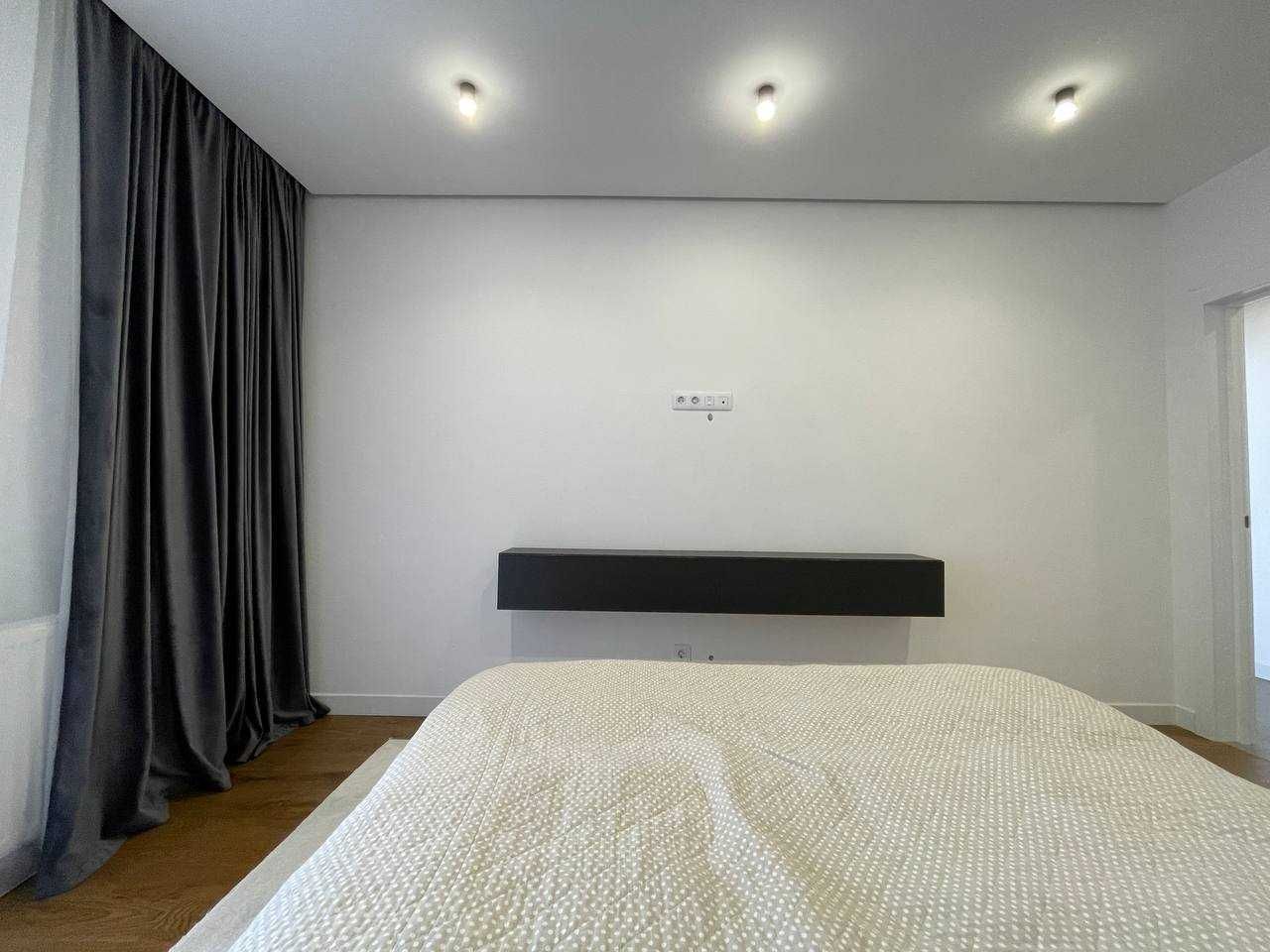 Modern 2-Bedroom Apartment with Studio Kitchen