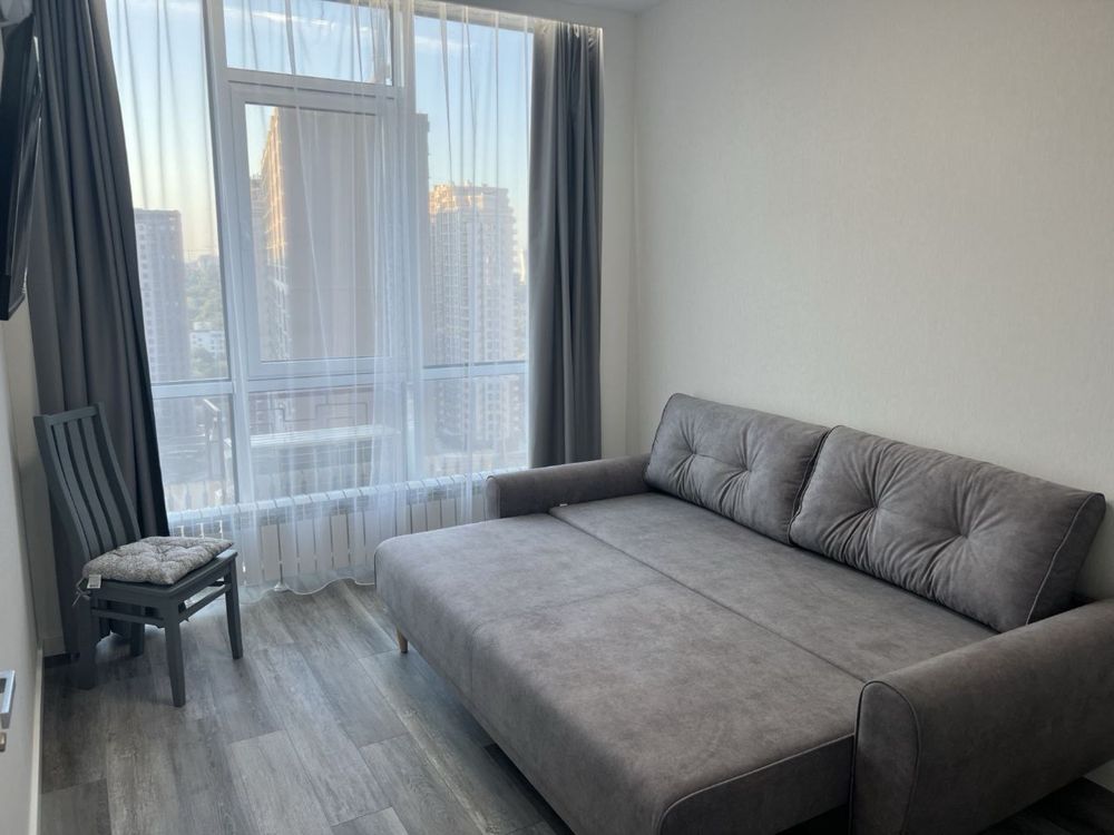 2-Room Apartment in Genuyezska Street, 52m², 21st Floor, Sea View