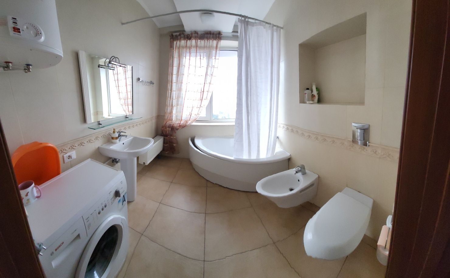 Spacious 3-Bedroom Apartment with Sea View