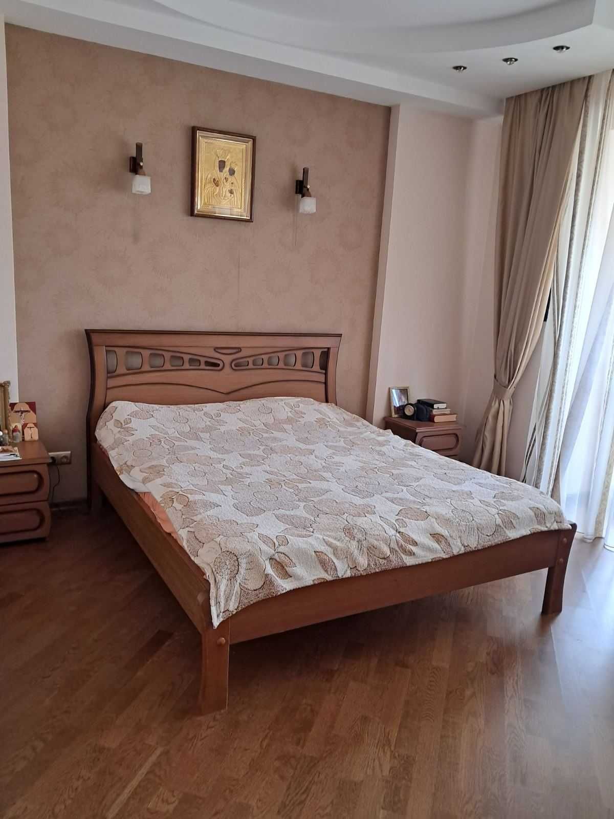 Spacious Two-Level 3BR Apartment with Balconies