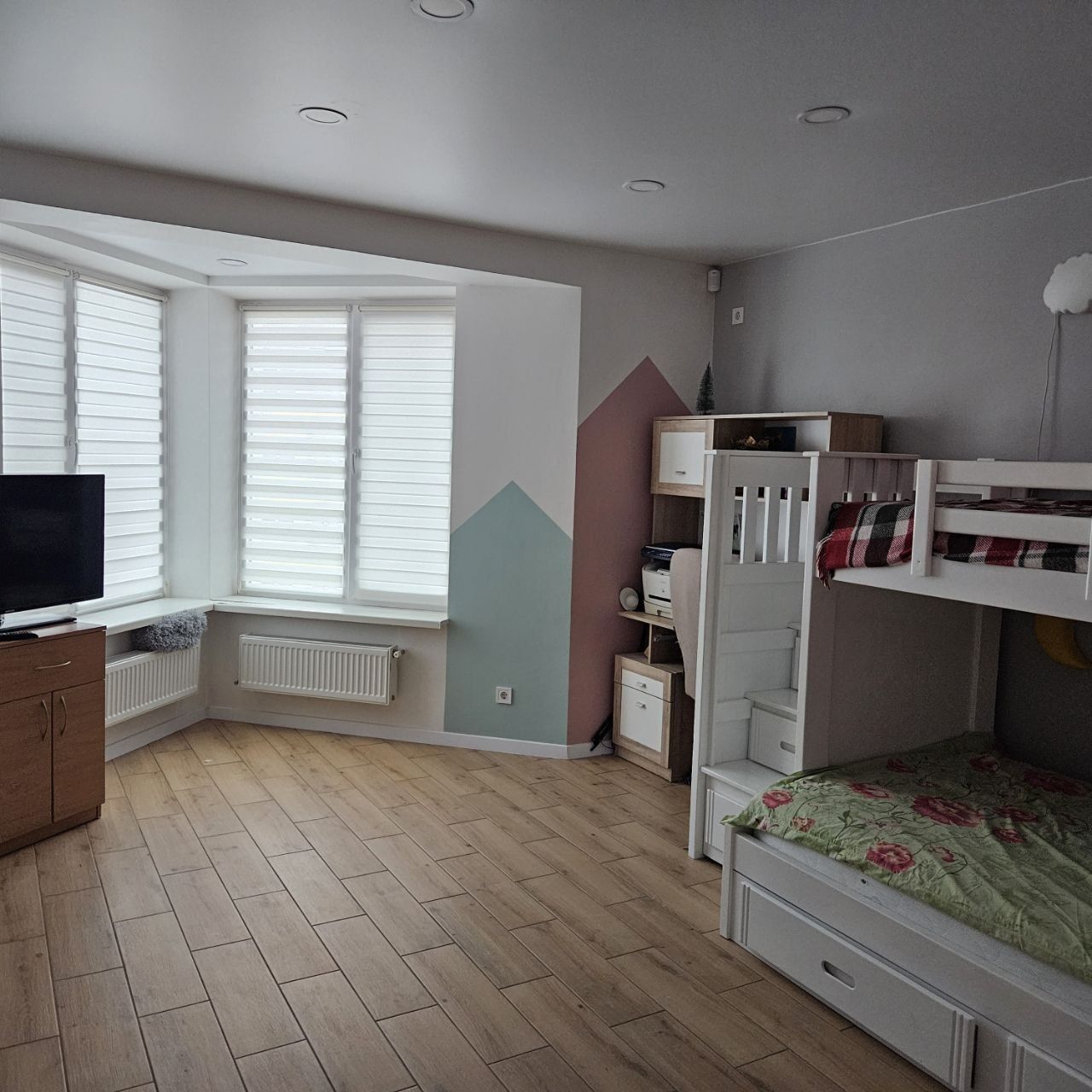 Modern 2-Bedroom Apartment with Smart Home Features