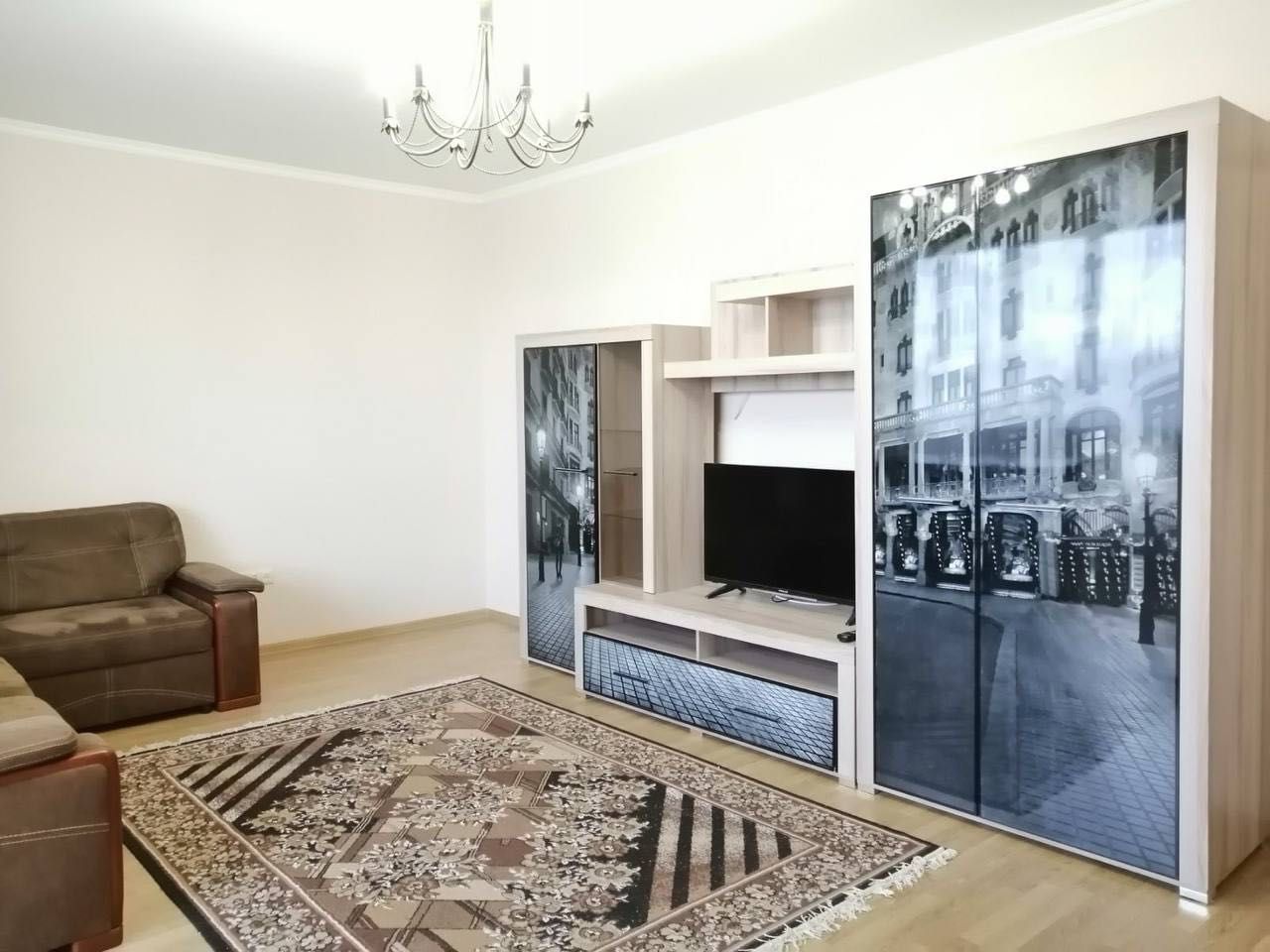 Spacious 3-room apartment near lake, new building, fully equipped