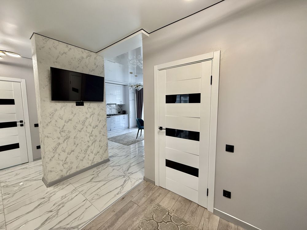 Spacious 1-bedroom apartment in new building on Zaliznychna Street