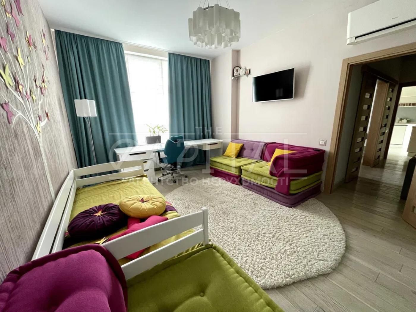 Stylish 3-Room Apartment in Novopecherski Lipki Complex, Pechersk District