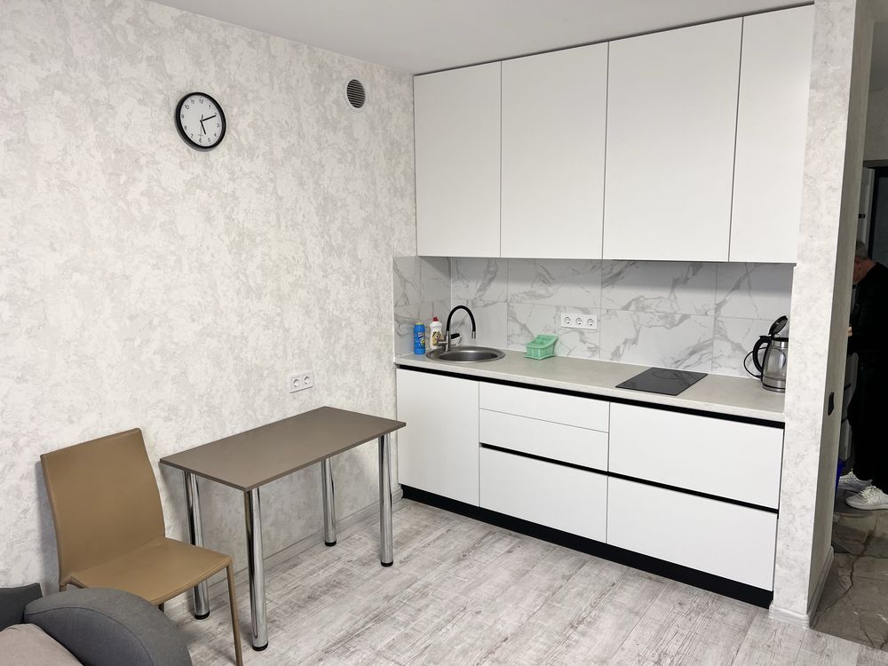 Modern One-Bedroom Apartment in Secured Complex