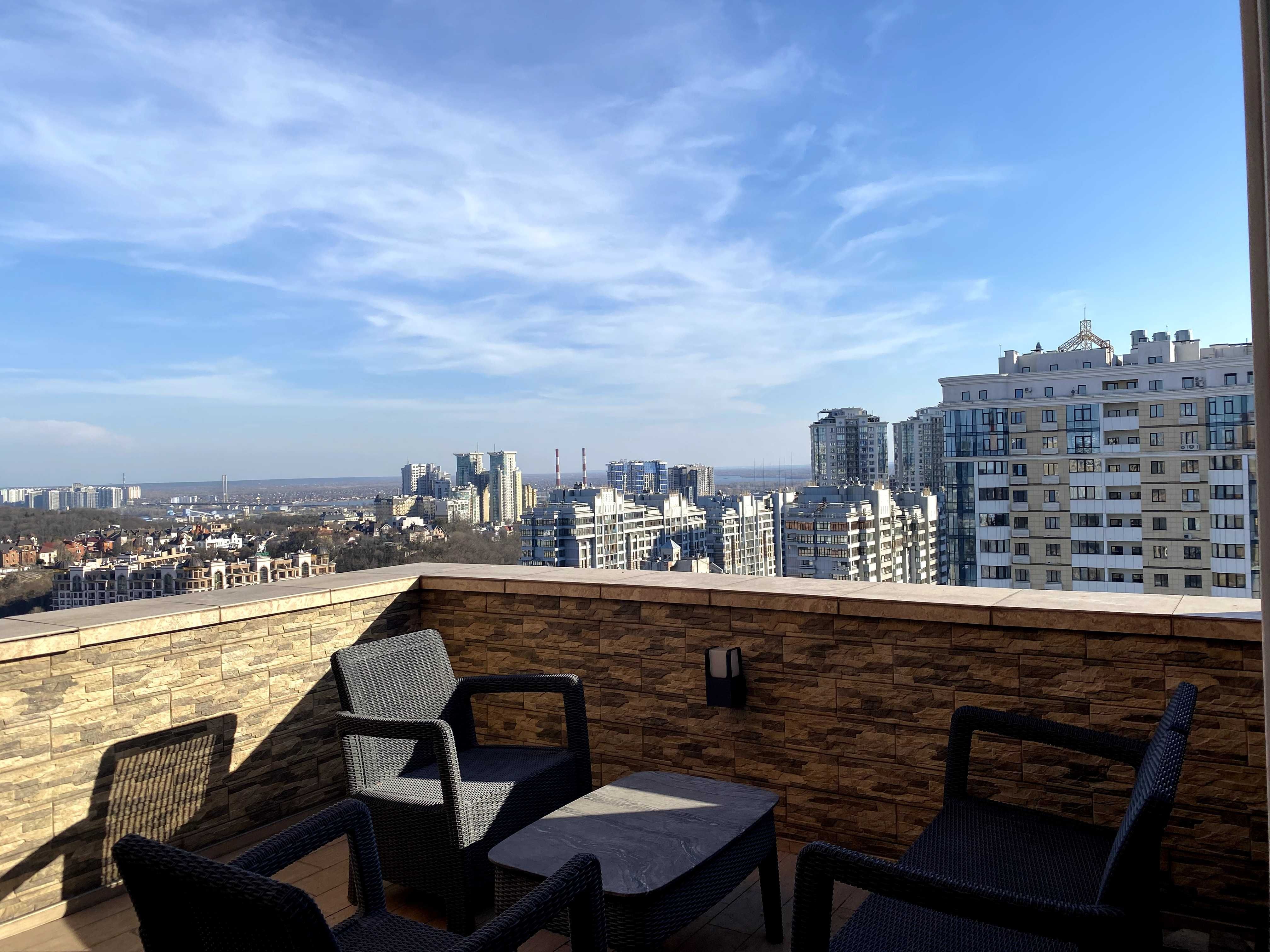 Luxury Penthouse with Two Terraces and Panoramic Views
