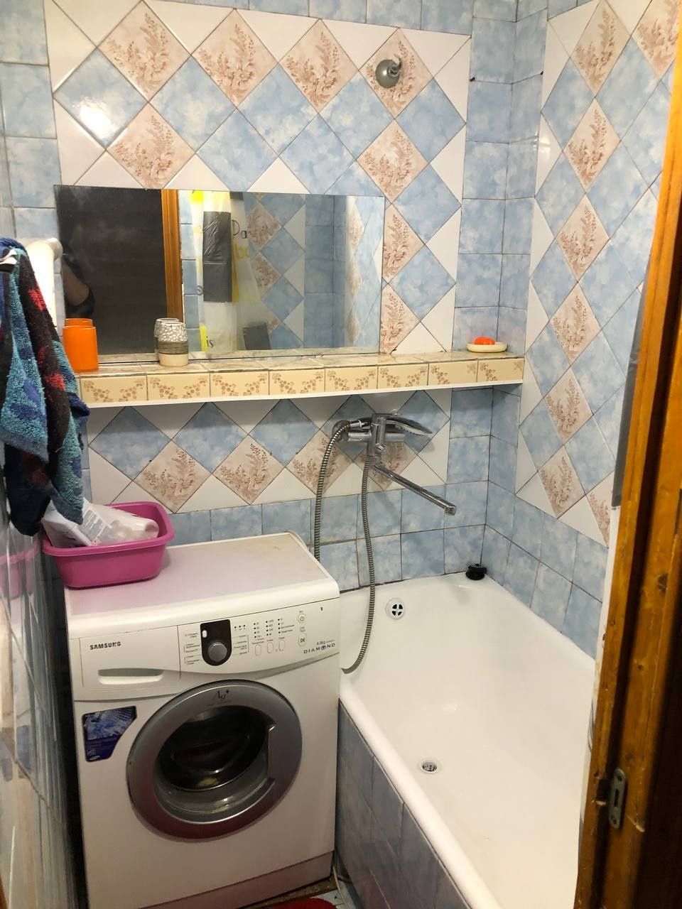 3-Room Apartment in Good Condition, Separate Rooms, Middle Floor, Not Corner