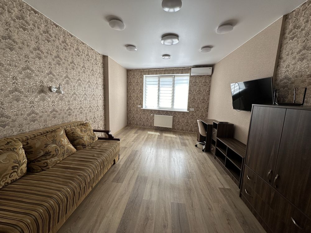 Modern Apartment with Lake View in Prestigious Complex