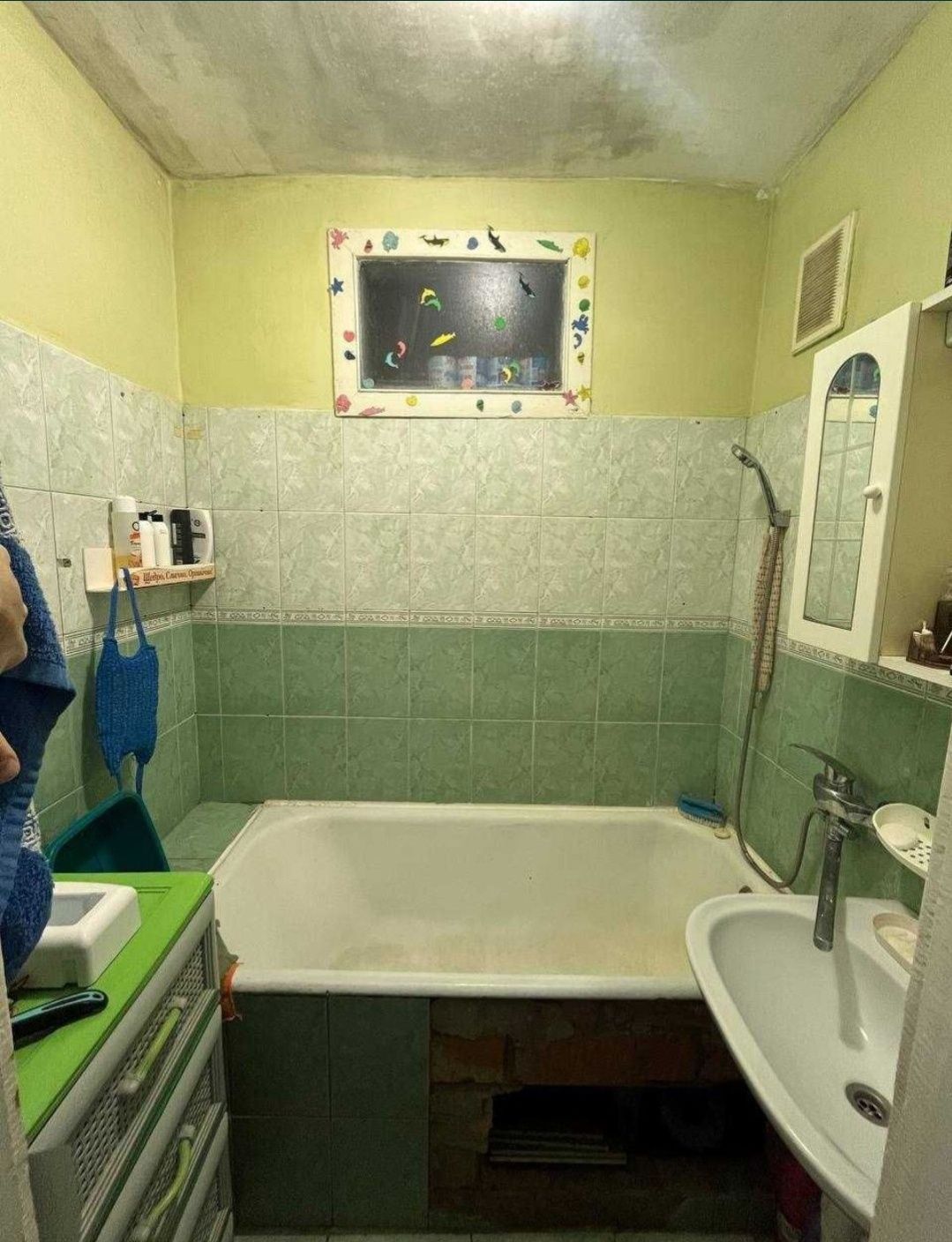 4-Room Apartment on Hrushevsky Street with Autonomous Heating