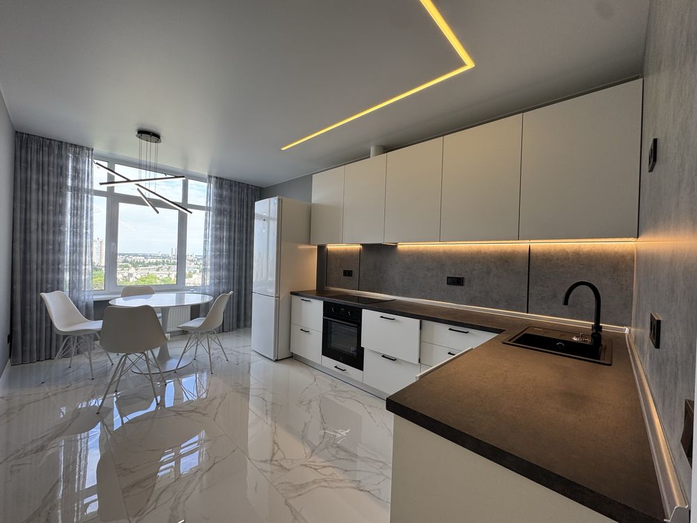 Spacious 2-bedroom apartment in Galaktyka Complex, near Livoberezhna metro