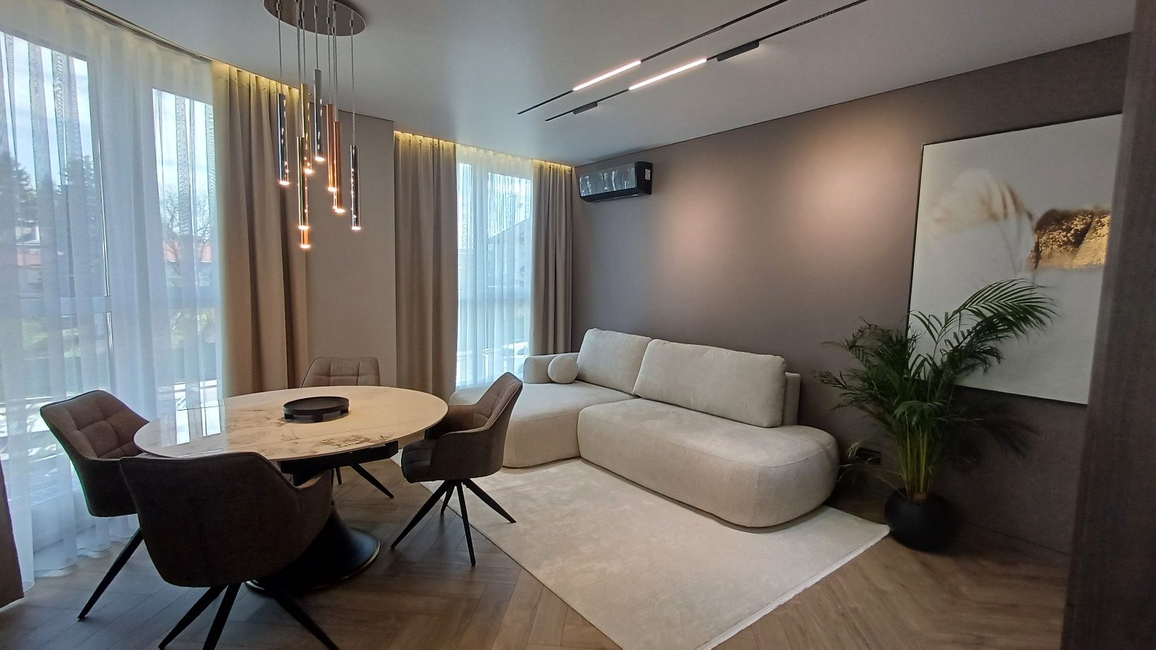 Elegant Designer Apartment in Parus Premium New Building