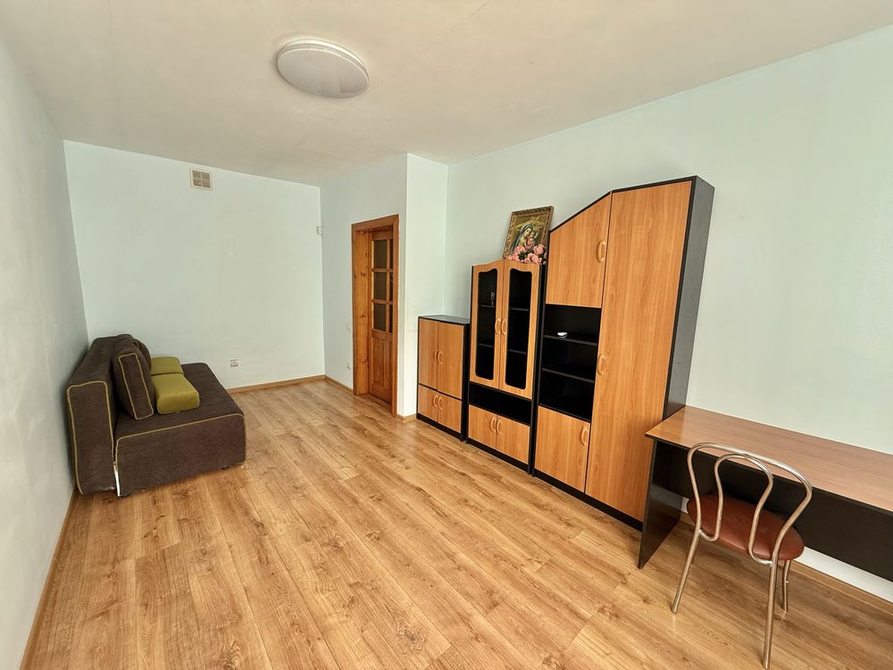 Spacious 1-bedroom apartment on Pasichna Street with Euro renovation
