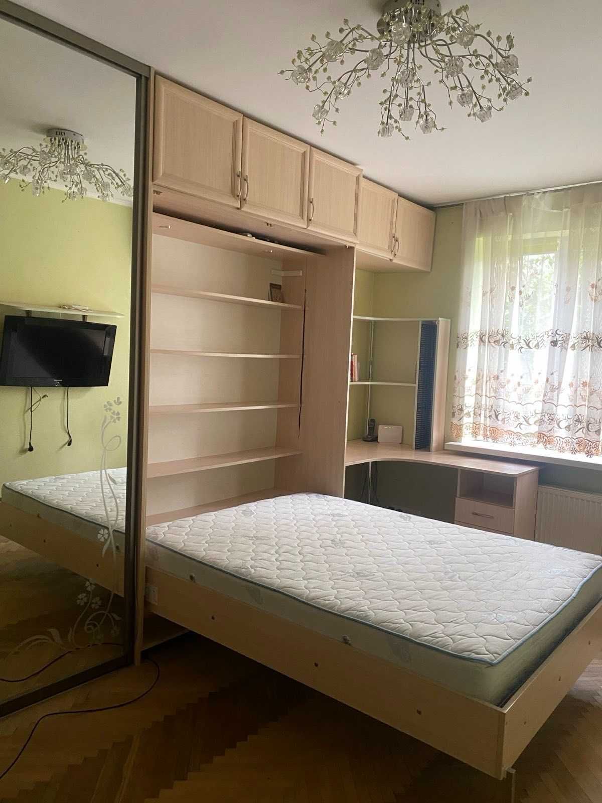 Fully Furnished 3-Room Apartment with Euro Renovation