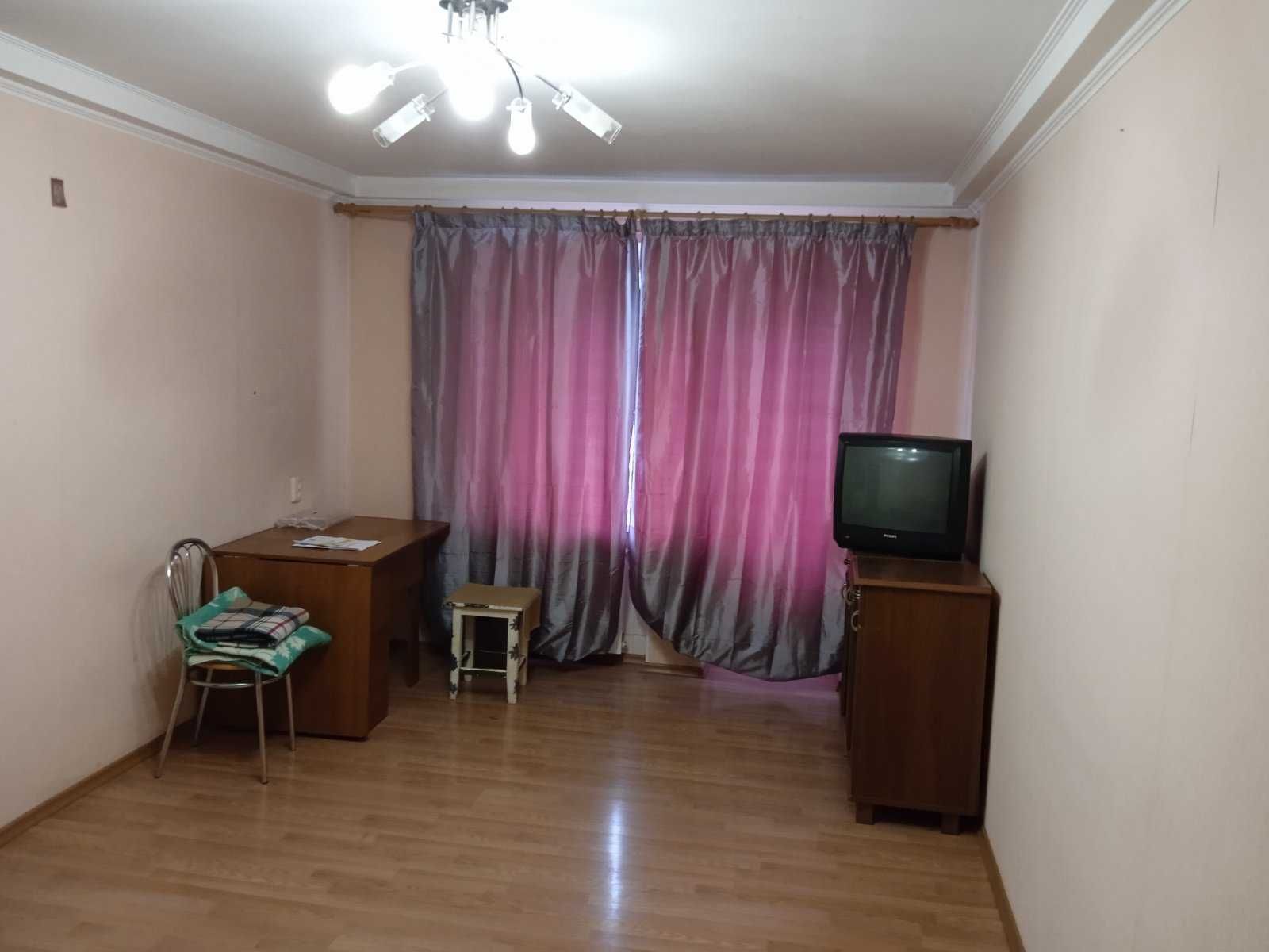 Modern 1-Bedroom Apartment Near Zverynetska Metro