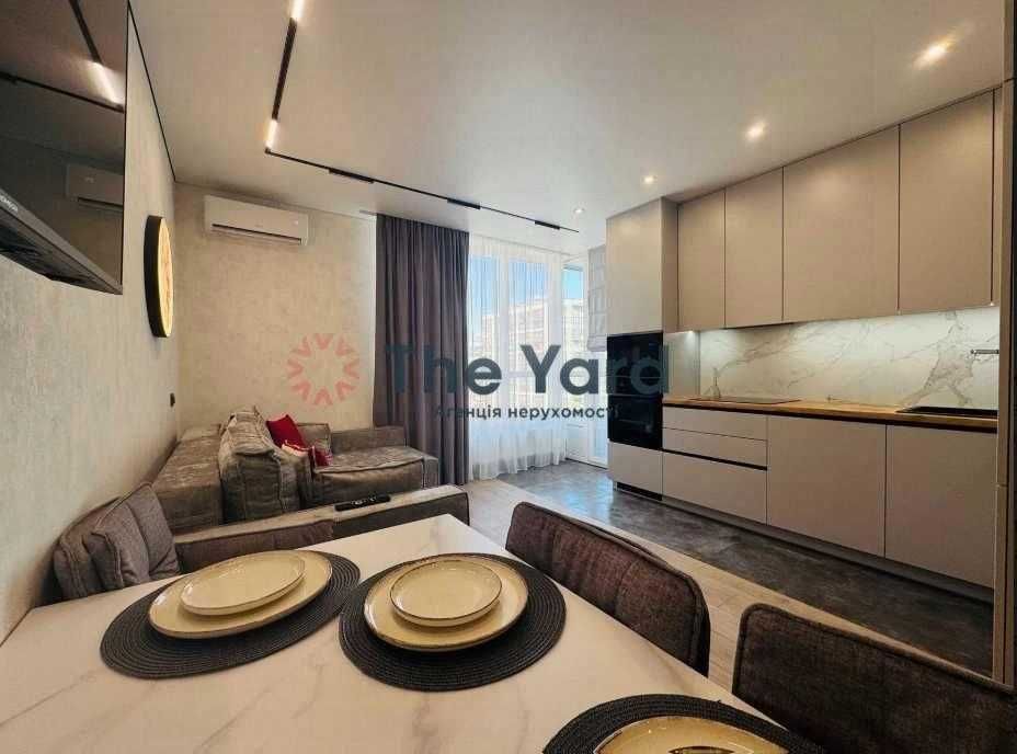 New Two-Bedroom Apartment in Warsaw 2 Complex with Designer Renovation