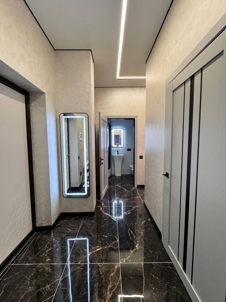 2-Room Apartment with Designer Renovation, Fully Furnished