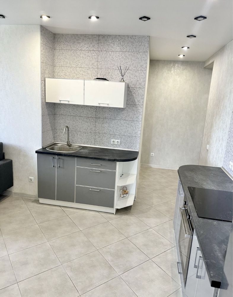 Levada-1 Apartment near Metro, Modern Design, Fully Equipped