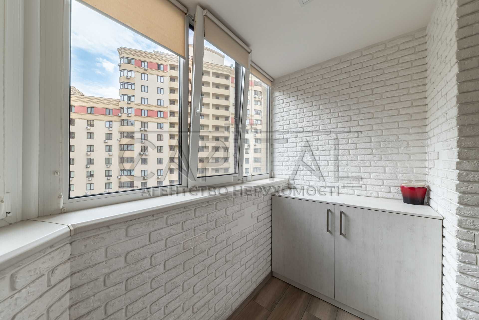 3-bedroom apartment in Zlatoustivskyi Complex with designer renovation