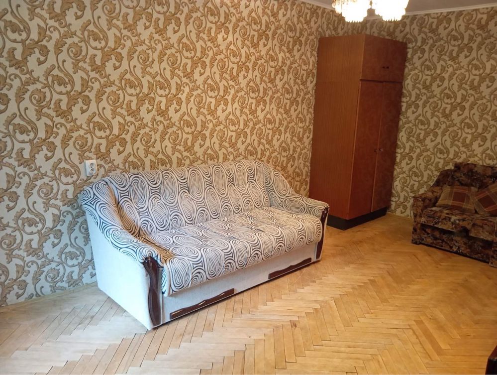Renovated apartment with kitchen appliances and internet