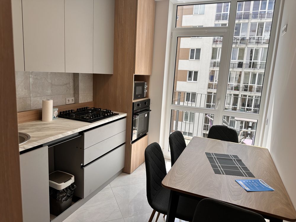 2-Room Apartment with Designer Renovation on Maloholoskivska Street