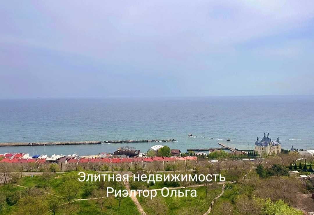 Two-bedroom apartment with panoramic sea view in Ruslana and Lyudmila Complex