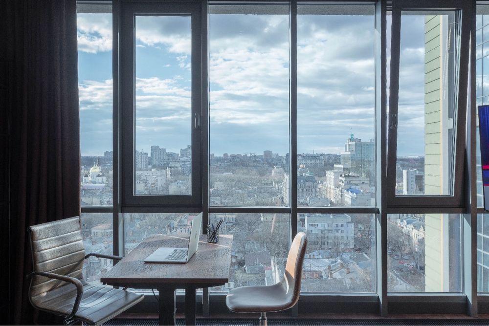 Stylish Studio Apartment with Panoramic Windows in Chkalov Complex