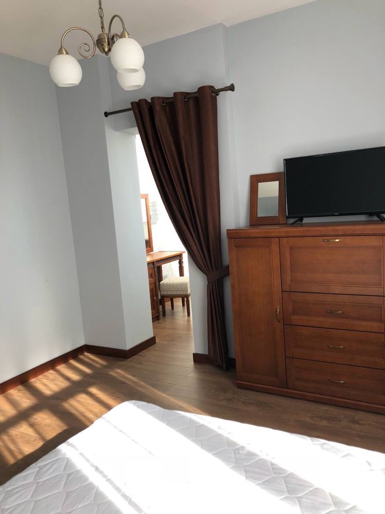 Two-room studio with office and walk-in closet, 2nd floor