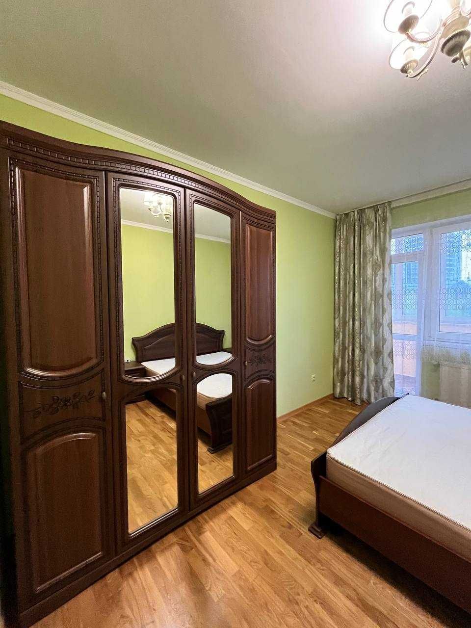 3-Room Apartment on Zelena Street with Parking and Balconies