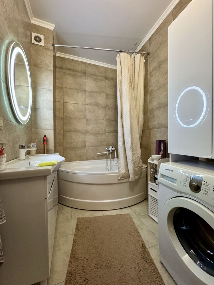 Cozy 2-Room Apartment in City Center with Balcony and Modern Amenities