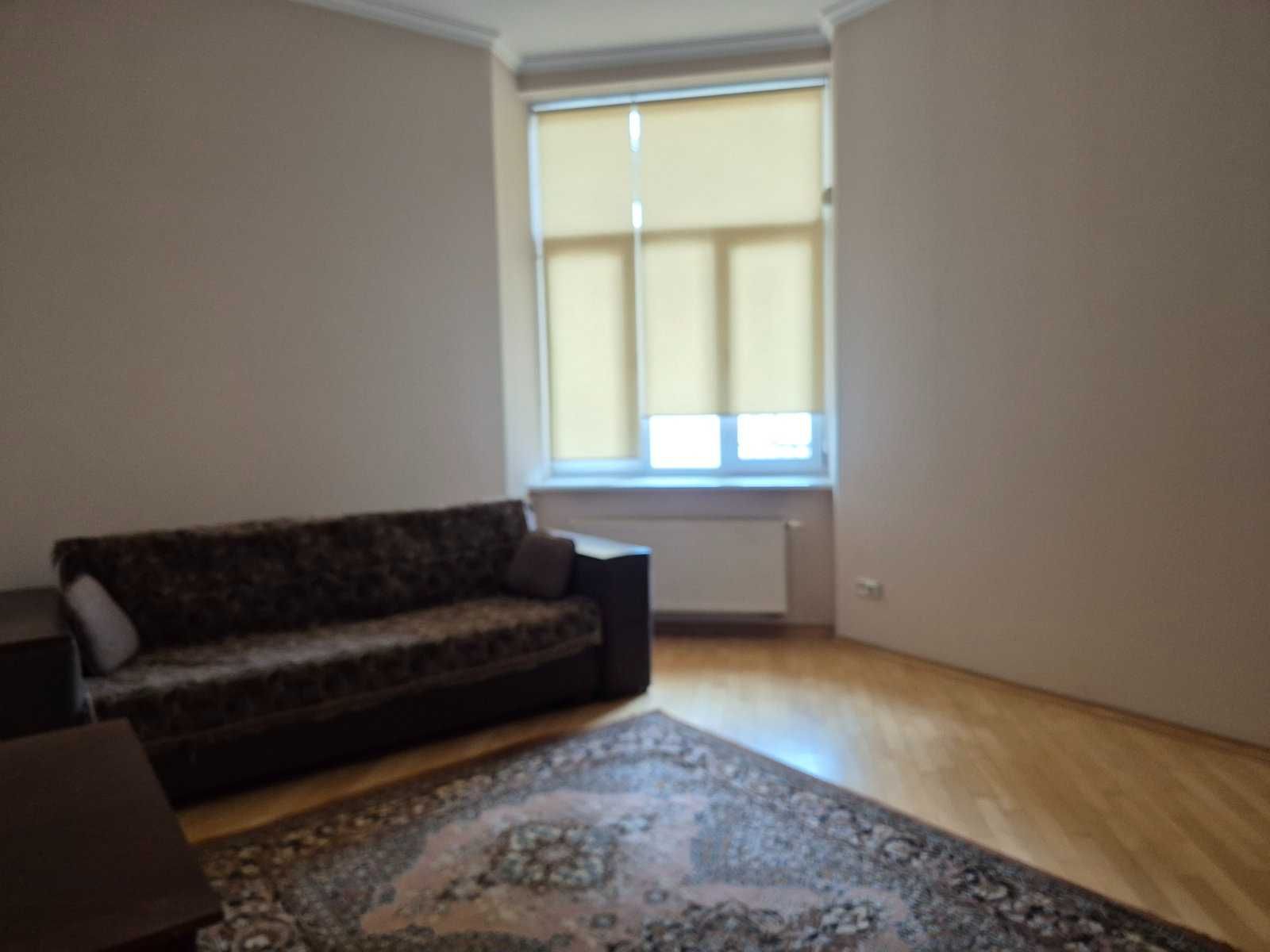 3-Room Apartment Near City Center with Two Parks, Ideal Location