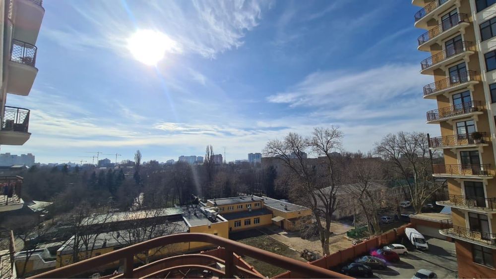 4-Room Apartment on French Boulevard, Near Karkashadze House