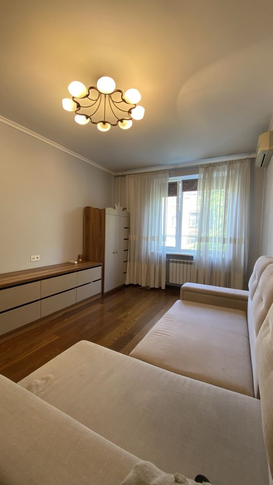2-Room Apartment near Svyatoshino Metro, Well-Furnished
