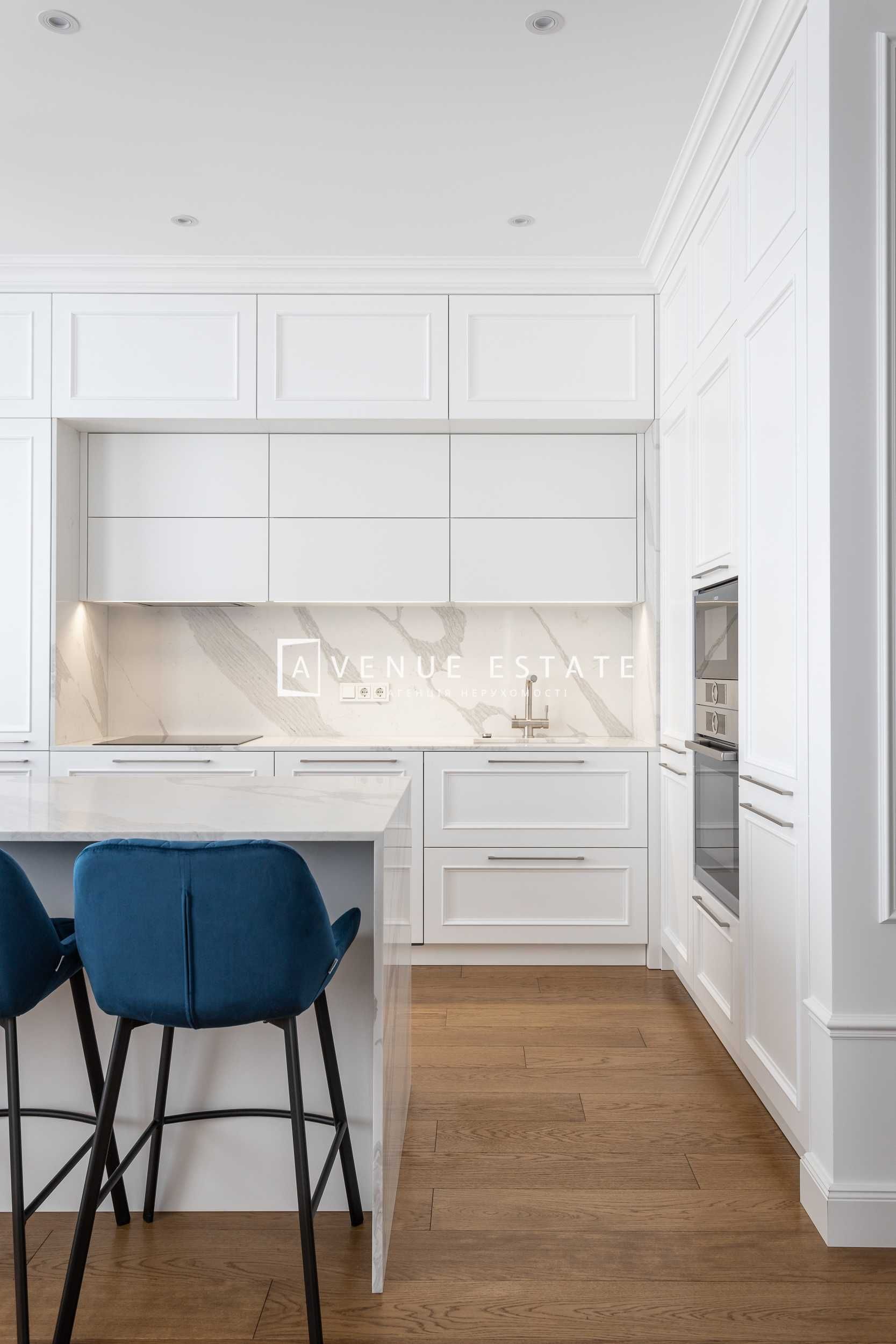 5-Room Apartment in Park Avenue Complex, Kyiv